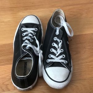 Black leather converse